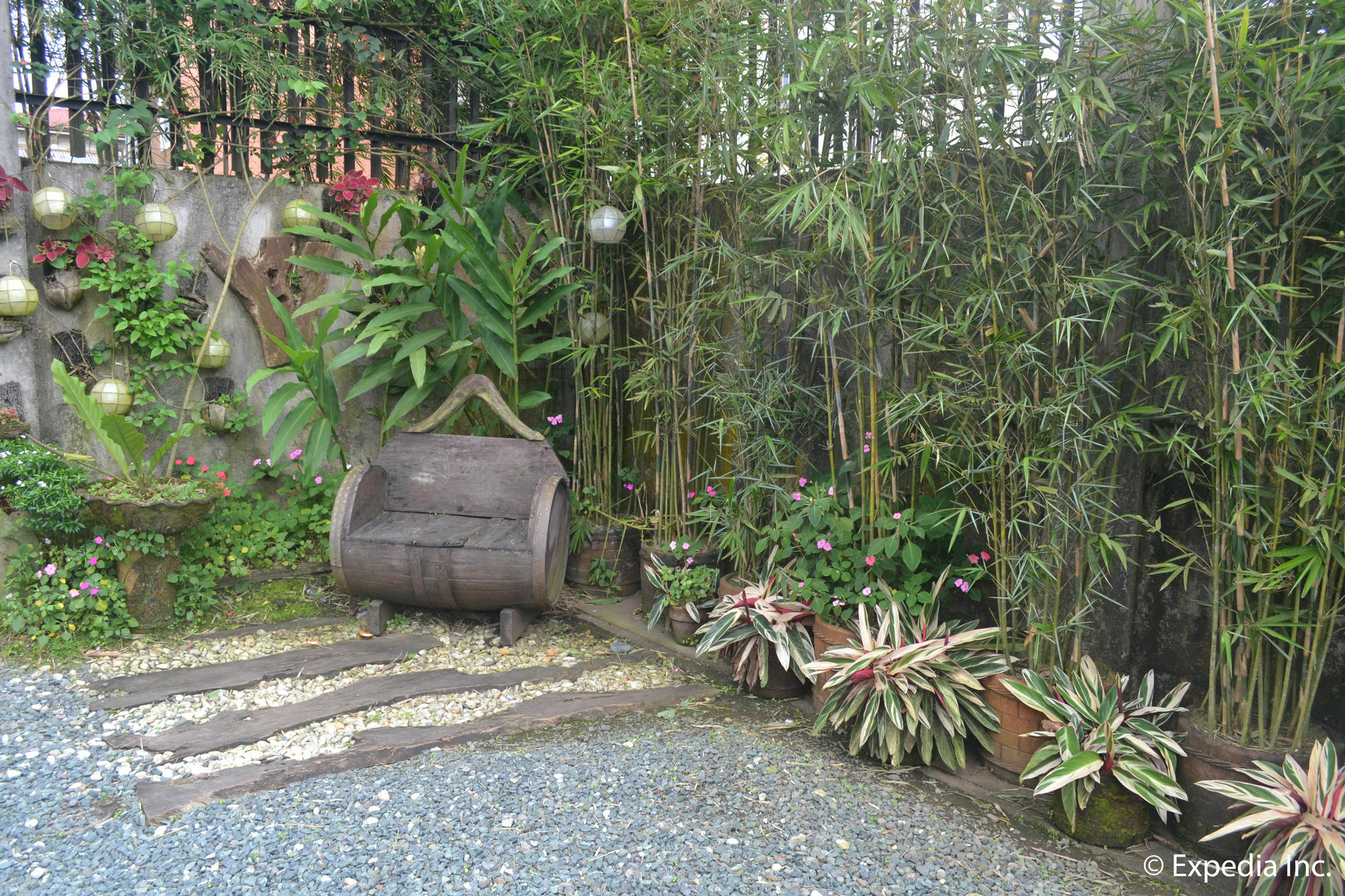 Lazea Tagaytay Inn Tagaytay City Exterior photo